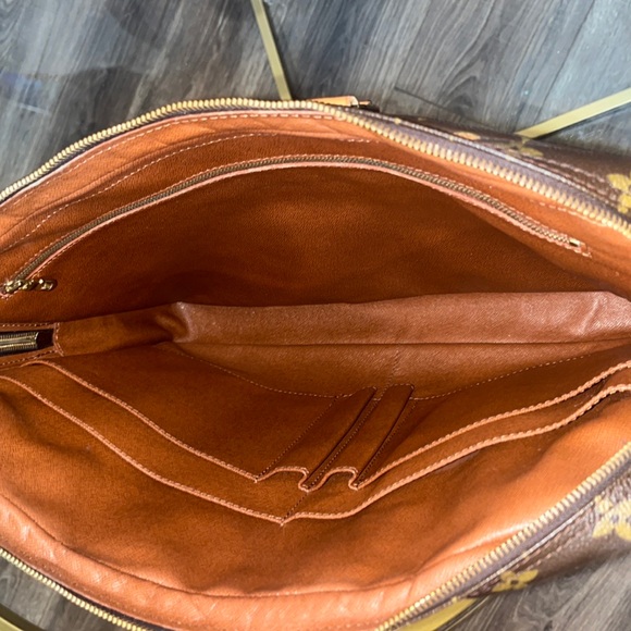 LOUIS VUITTON
MONOGRAM PORTE-DOCUMENTS VOYAGE GM - Picture 15 of 16